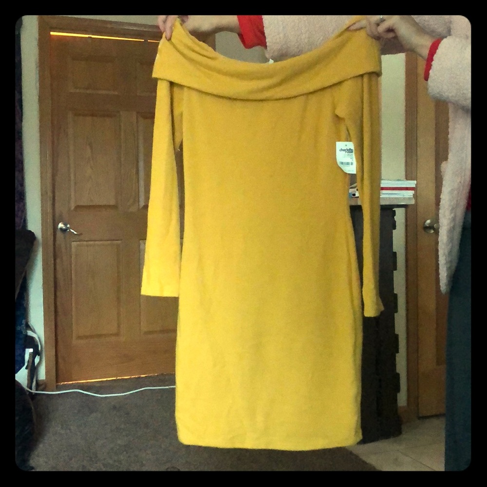 Charlotte Ruse  off the shoulder bodycon dress